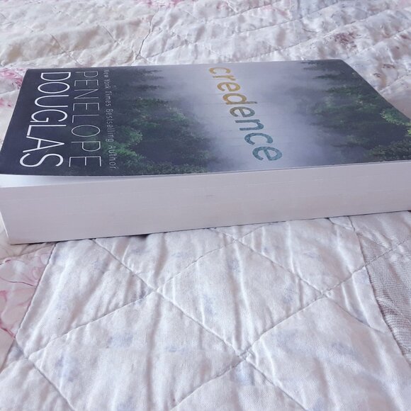 Credence / Penelope Douglas - Picture 4 of 4